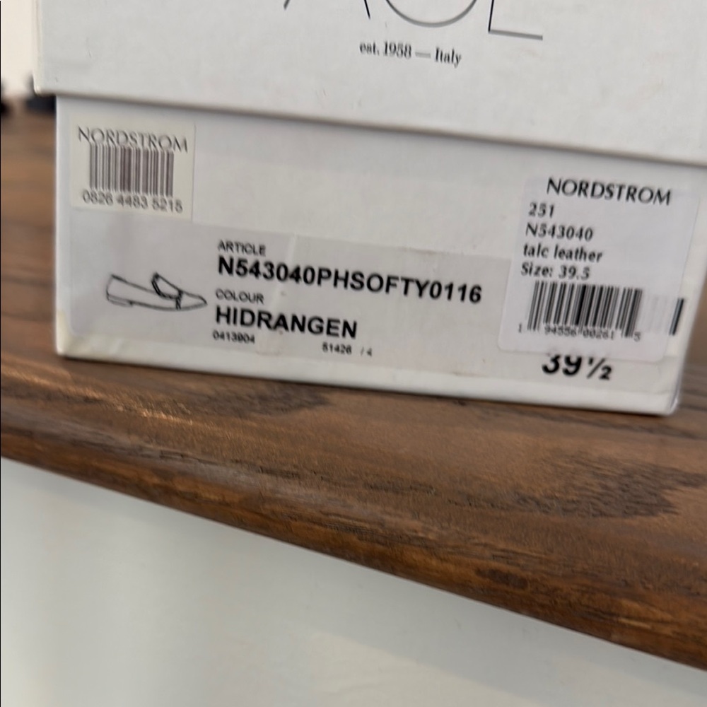 AGL Women's Flats in Hidrangen (bone)